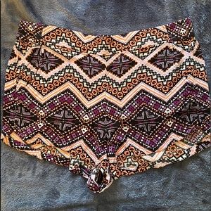 Express pull on shorts size L